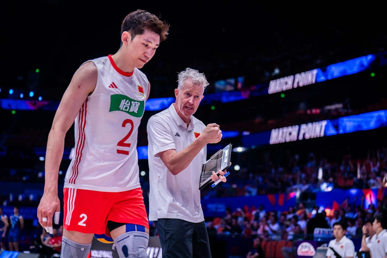 Vital Heynen triumfuje w Lidze Narodów siatkarzy. Chiny sensacyjnie rozbiły Serbię