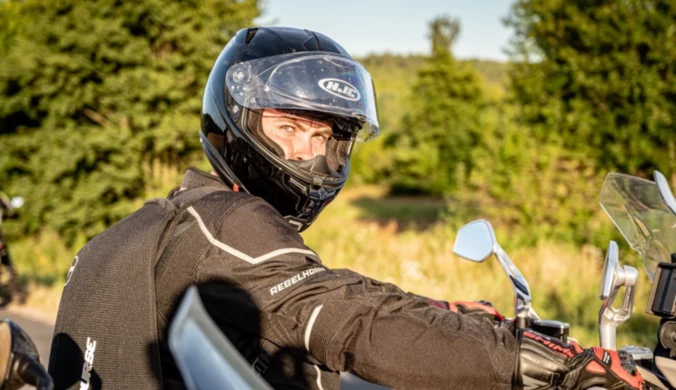 Nie zatankujesz bez kasku. Koniec z samowolką na motocyklach