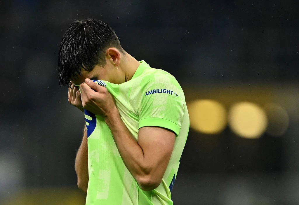 Wychowanek FC Barcelona doznał fatalnej kontuzji Wychowanek FC Barcelona doznał fatalnej kontuzji