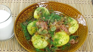 Czasem do smaku i dla większej sytości warto dodać jeszcze podsmażony boczek