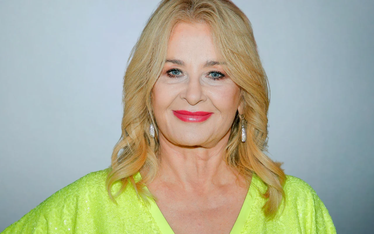 Majka Jeżowska pięknie podkreśliła swoje usta modnym odcieniem szminki 