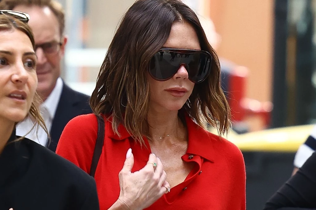 Victoria Beckham pojawiła się w Paryżu i zachwyciła stylizacją Victoria Beckham pojawiła się w Paryżu i zachwyciła stylizacją