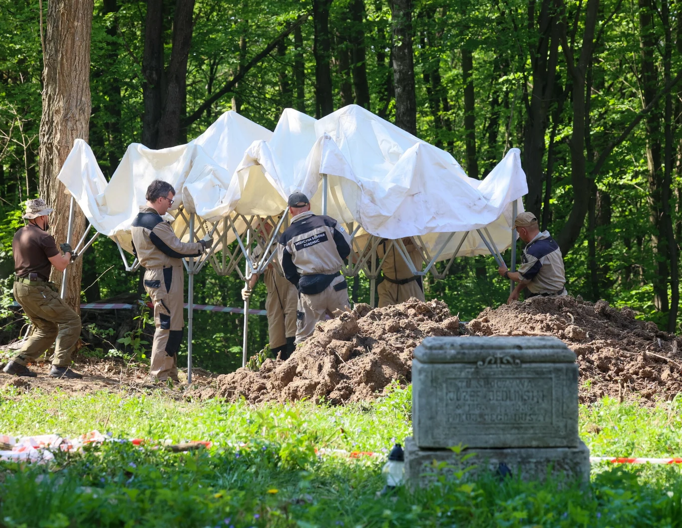 Ekshumacje w Puźnikach Ekshumacje w Puźnikach