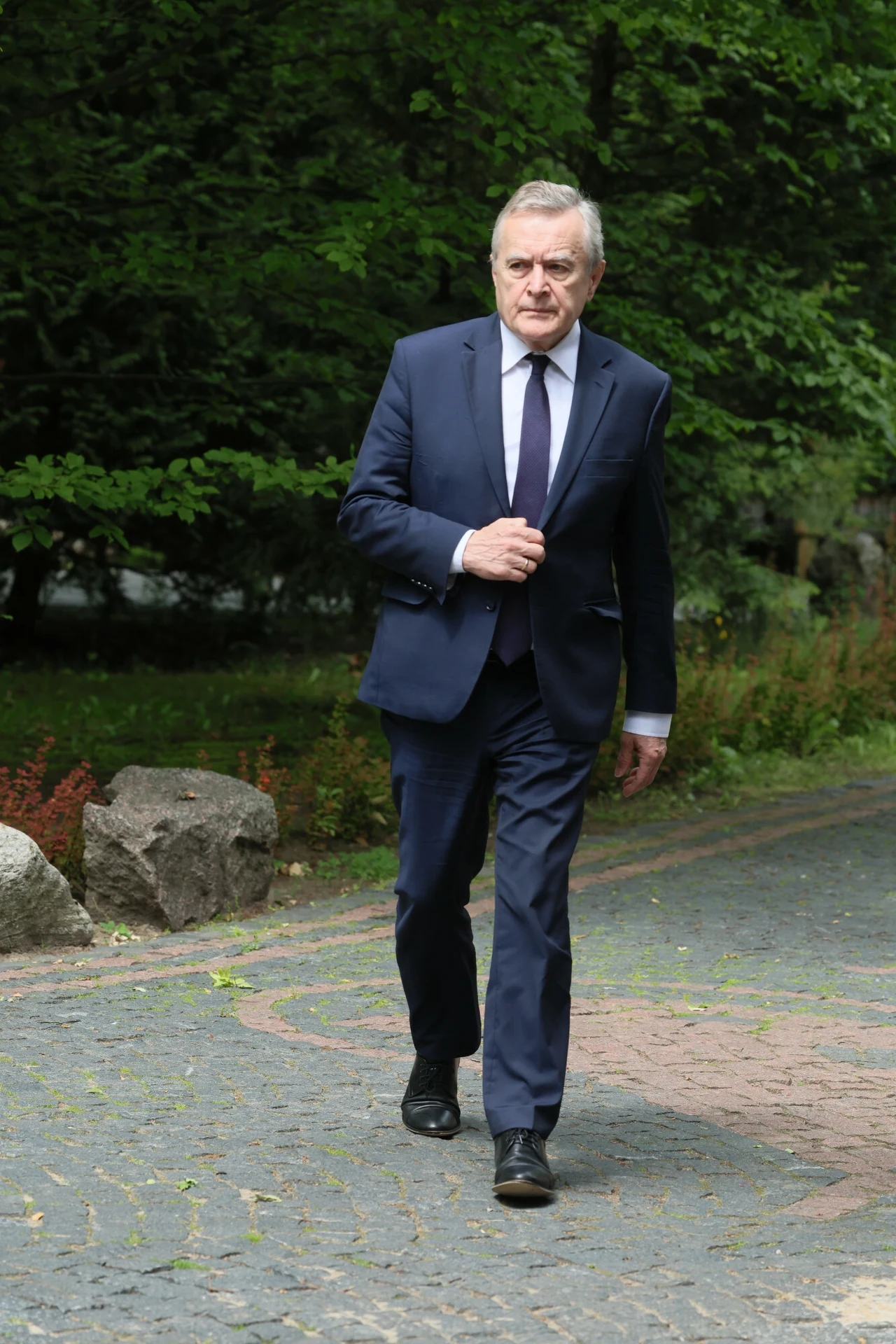 Piotr Gliński na pogrzebie Ewy Dałkowskiej