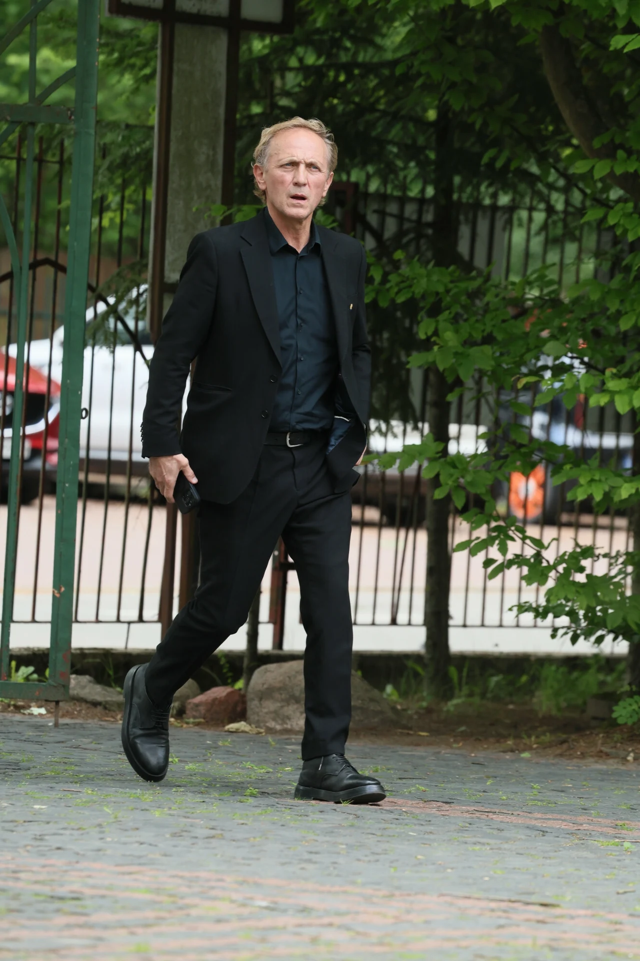 Andrzej Chyra na pogrzebie Ewy Dałkowskiej