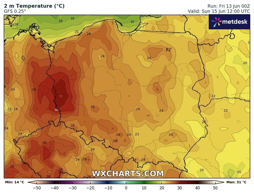 Mapa Polski i okolicznych krajów z zaznaczonymi poziomami temperatury powietrza na różnych obszarach, dominują odcienie czerwieni i pomarańczu wskazujące na wyższe temperatury w zachodniej części kraju, oznaczenia liczbowych wartości temperatury oraz l...