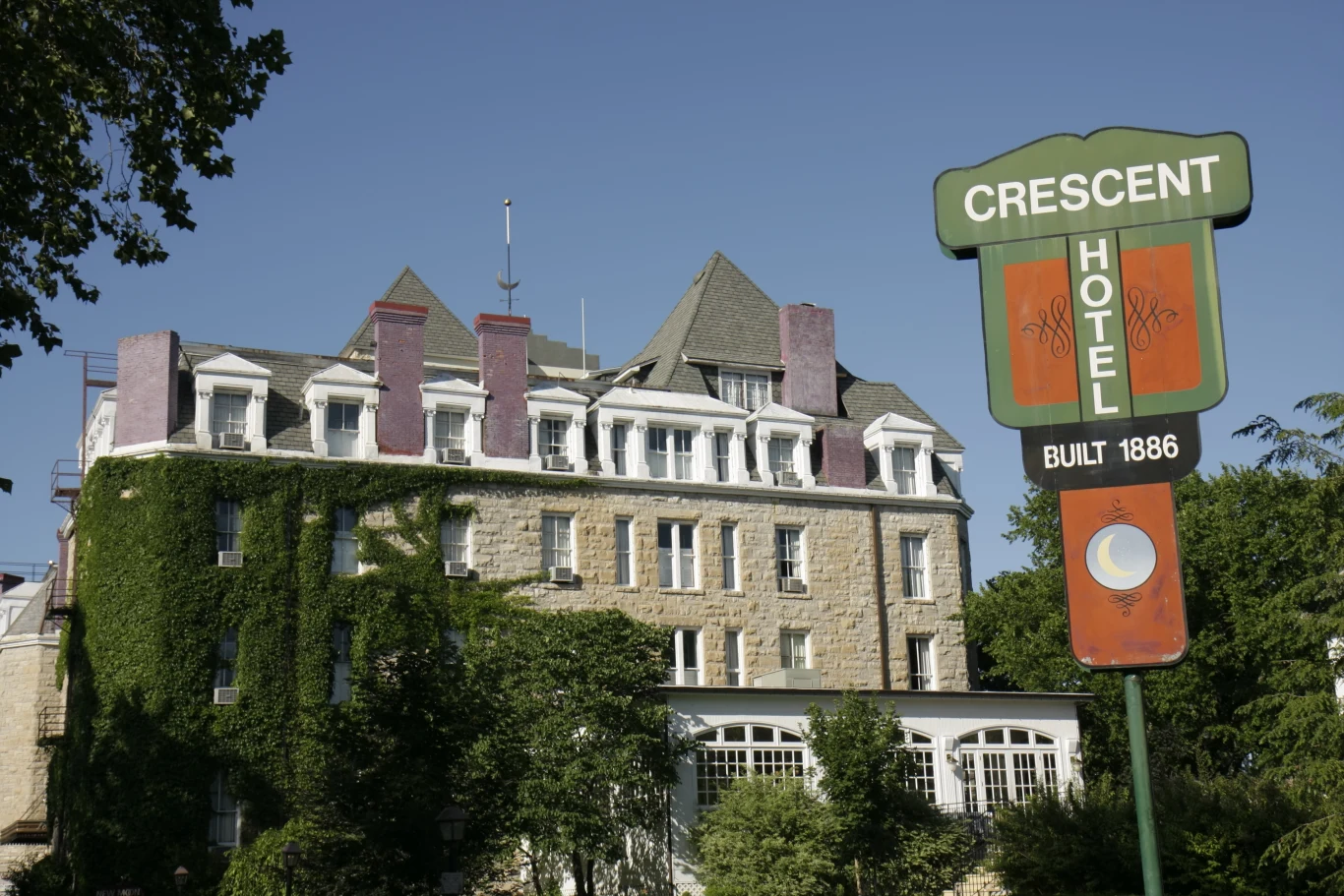 Crescent Hotel & Spa