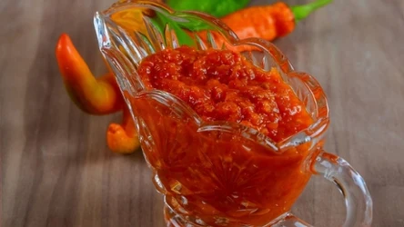 Regularne spożywanie ostrych papryk wsparcia rozwój bakterii Akkermansia, które poprawiają homeostazę glukozy i zmniejszają stany zapalne.