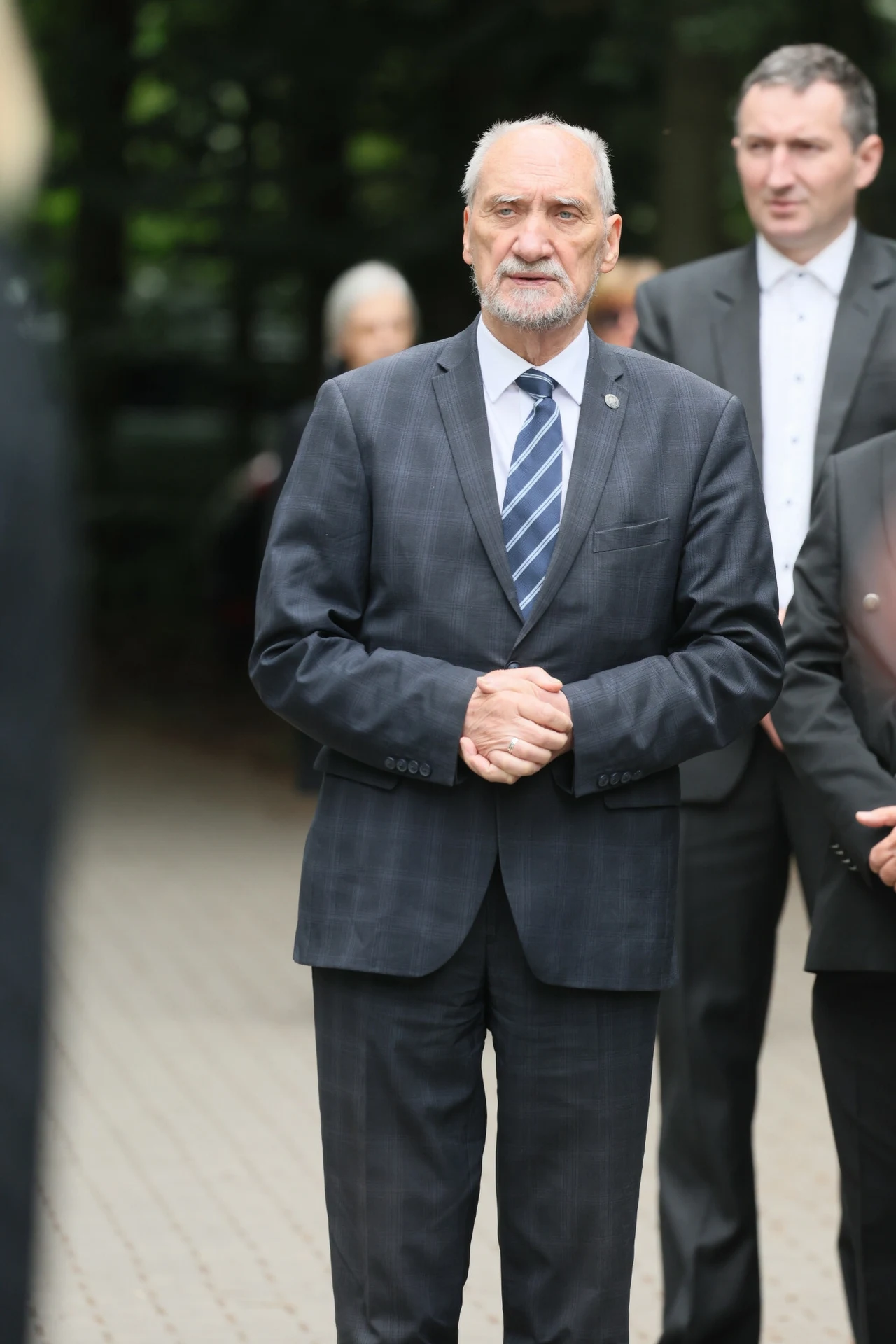 Antoni Macierewicz na pogrzebie Ewy Dałkowskiej