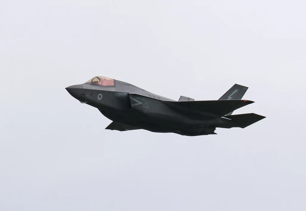 Brytyjski myśliwiec F-35 lądował awaryjnie w Indiach. Akcja służb Brytyjski myśliwiec F-35 lądował awaryjnie w Indiach. Akcja służb