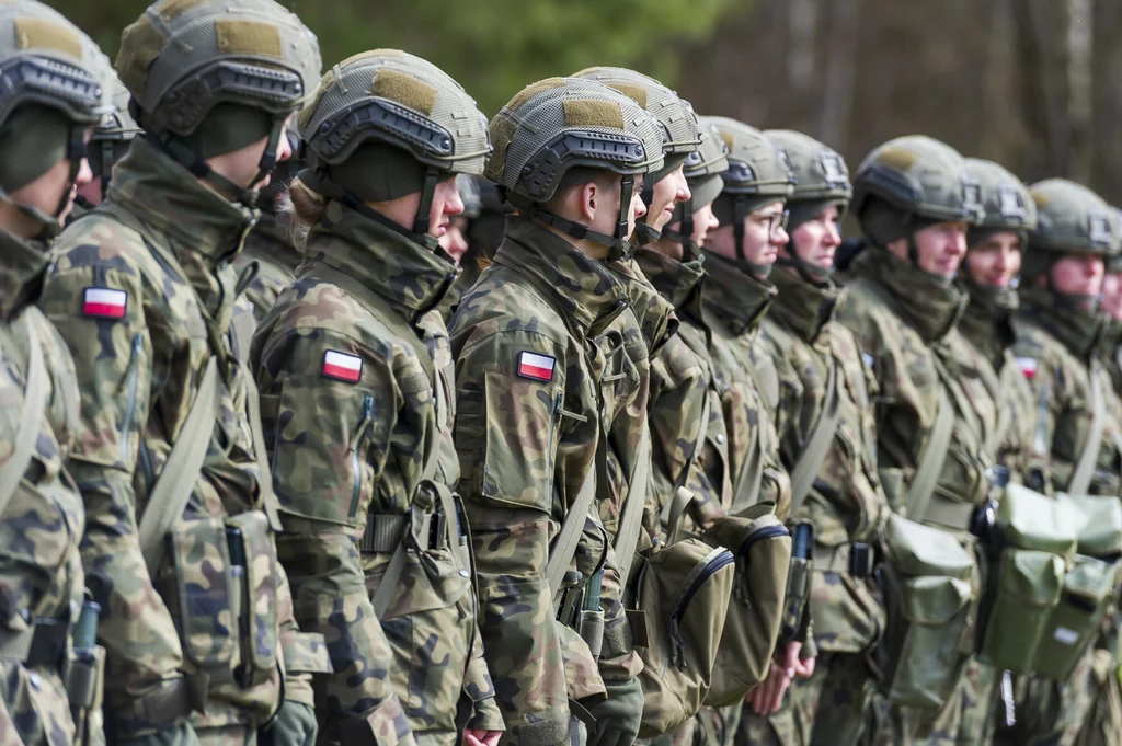 Polacy zapytani o dobrowolne szkolenie wojskowe Polacy zapytani o dobrowolne szkolenie wojskowe