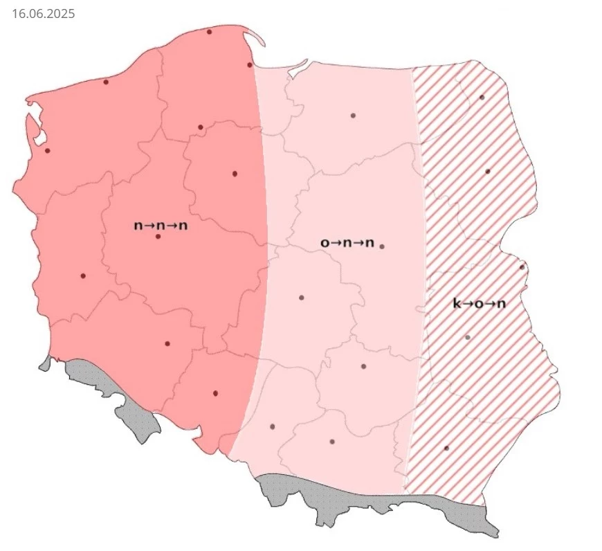 Warunki w Polsce zrobią się wymagające, przede wszystkim z powodu deszczu i burz Mapa Polski podzielona na trzy strefy o zróżnicowanym natężeniu kolorów czerwieni; zachodnia, środkowa i wschodnia część kraju wyróżnione różnymi oznaczeniami, z liniami ukośnymi na wschodzie oraz zapisem daty 16.06.2025 w lewym górnym rogu.