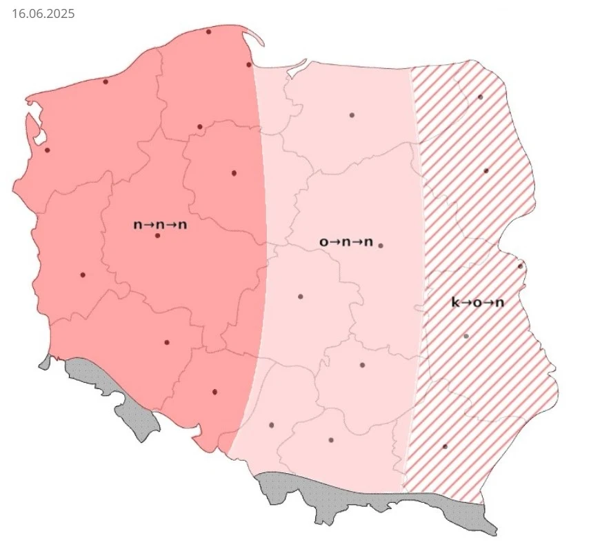 Mapa Polski podzielona na trzy strefy o zróżnicowanym natężeniu kolorów czerwieni; zachodnia, środkowa i wschodnia część kraju wyróżnione różnymi oznaczeniami, z liniami ukośnymi na wschodzie oraz zapisem daty 16.06.2025 w lewym górnym rogu.