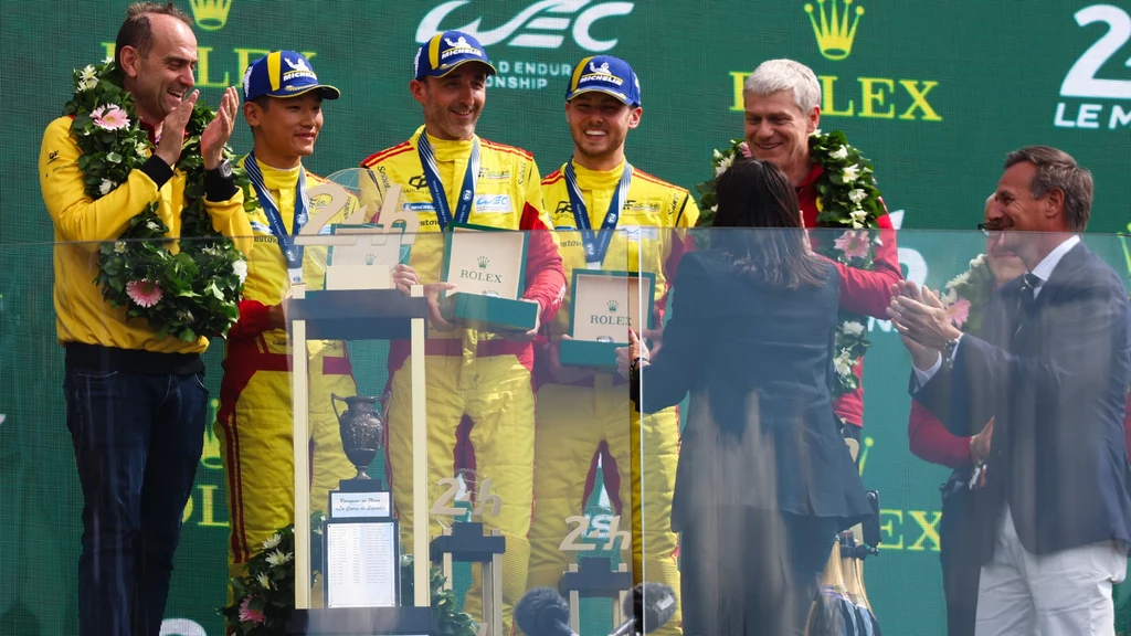 Robert Kubica za triumf w 24h Le Mans otrzymał wyjątkowy zegarek Robert Kubica za triumf w 24h Le Mans otrzymał wyjątkowy zegarek