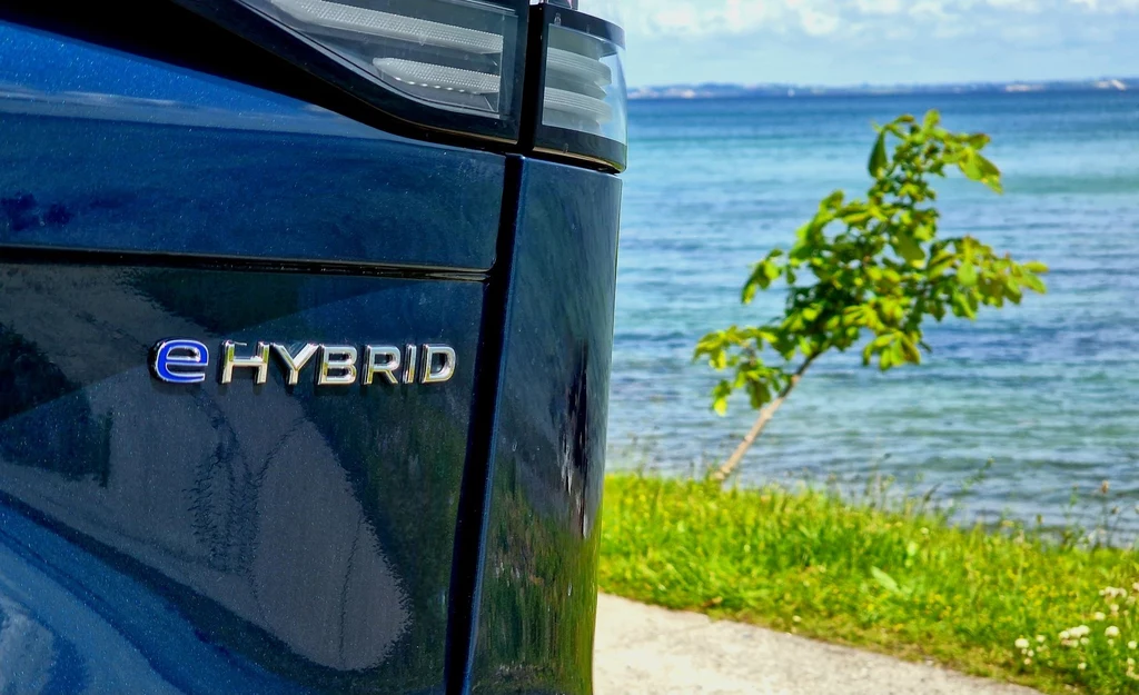 Druga generacja napędu e-hybrid została znacząco poprawiona Druga generacja napędu e-hybrid została znacząco poprawiona
