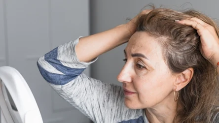 Menopauza – sprawdź, jak skutecznie zregenerować suche i łamliwe włosy!