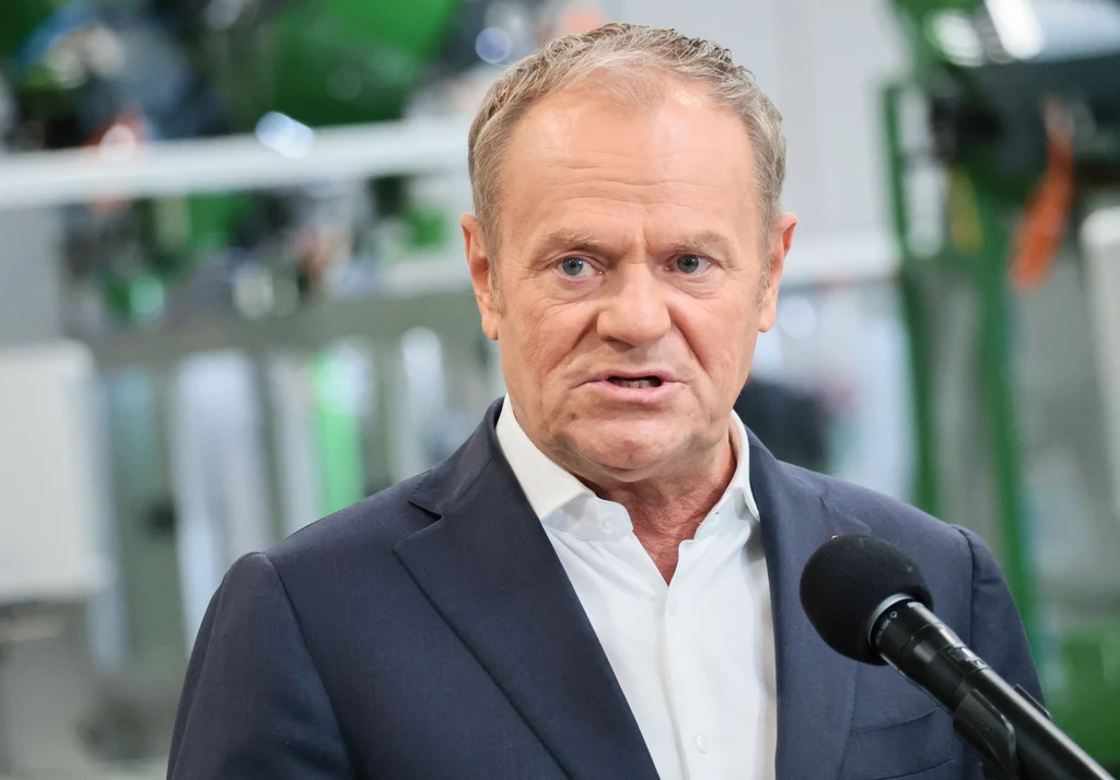Więcej ankietowanych chce ustąpienia premiera Donalda Tuska - wynika z nowego sondażu