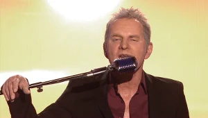 Robert Janowski jako Sting w "Twoja Twarz Brzmi Znajomo"