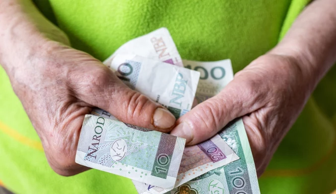 Ponowne przeliczenie emerytury jest automatyczne dla kobiet kończących 65 lat.
