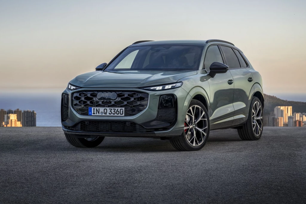 Nowe Audi Q3 wygląda lepiej, wykorzystuje nowe technologie i wciąż oferuje sporą gamę napędów. Nowe Audi Q3 wygląda lepiej, wykorzystuje nowe technologie i wciąż oferuje sporą gamę napędów.
