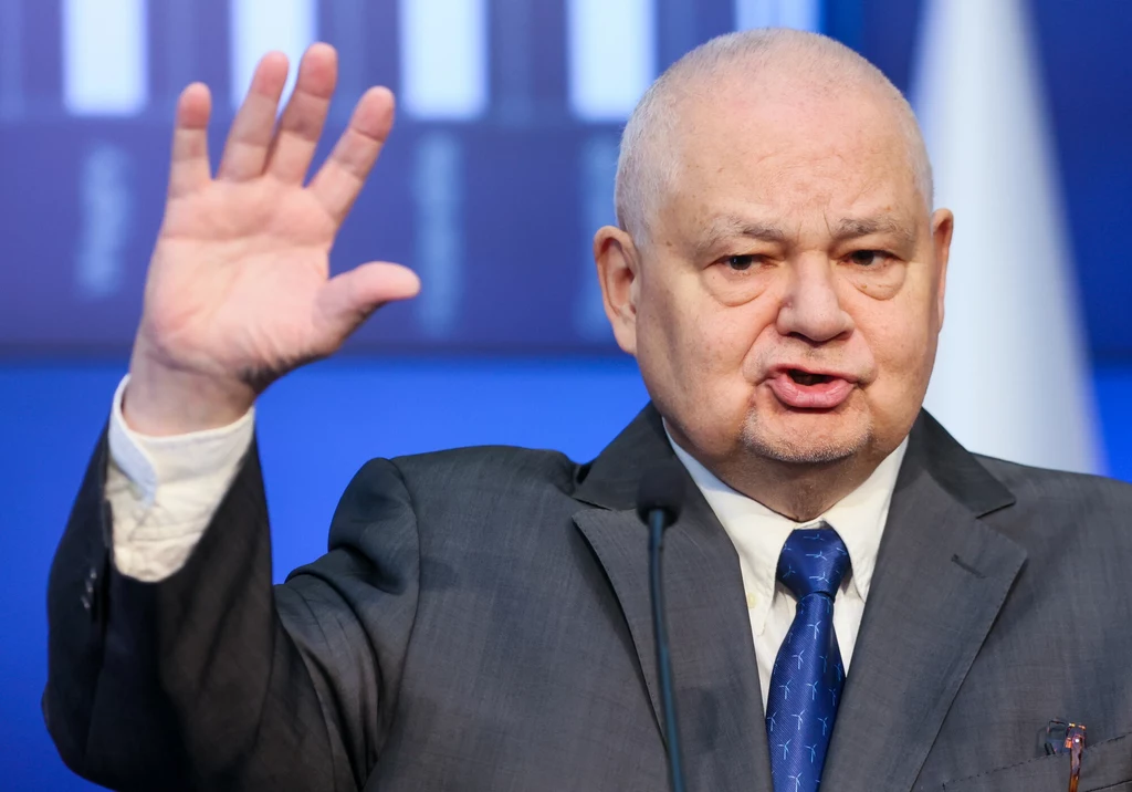 Rada Polityki Pieniężnej obniżyła w lipcu stopy procentowe. Na zdj. prezes NBP Adam Glapiński