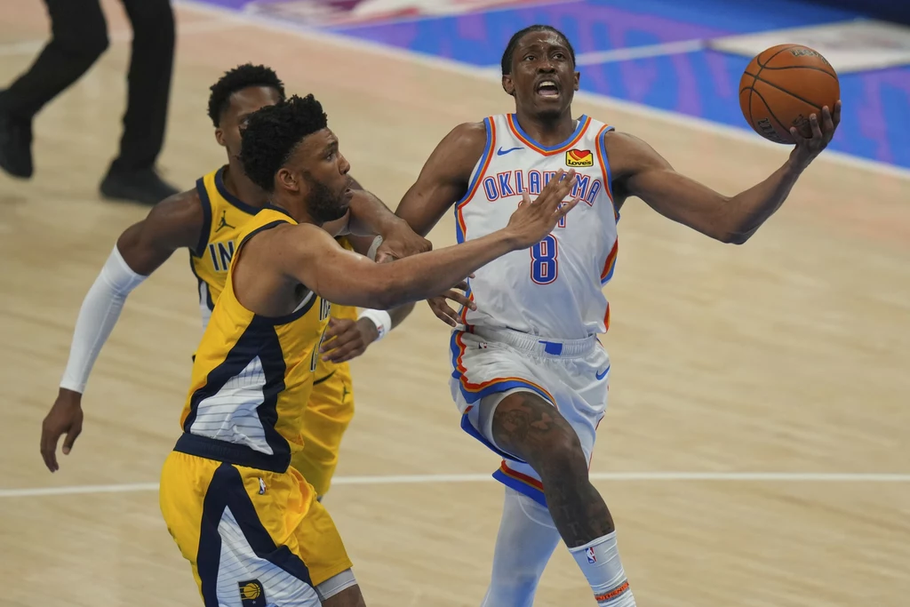 Tony Bradley i Jalen Williams, 17.06.2025 r. Tony Bradley i Jalen Williams, 17.06.2025 r.