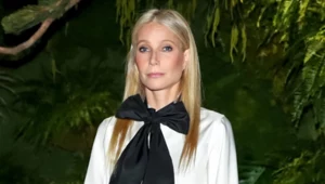 Były uważane za staromodne, dzisiaj znów wracają. Gwyneth Paltrow zachwyca w stylizacji z kokardą