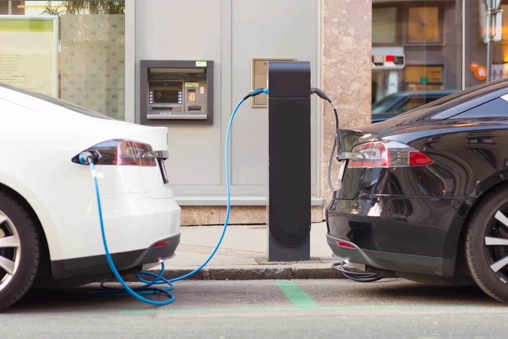 Domowy wallbox przyspiesza ładowanie, jednak za energię i tak zapłacisz według tej samej taryfy co przy zwykłym gniazdku Domowy wallbox przyspiesza ładowanie, jednak za energię i tak zapłacisz według tej samej taryfy co przy zwykłym gniazdku