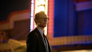 Tom Hiddleston w filmie "Życie Chucka"