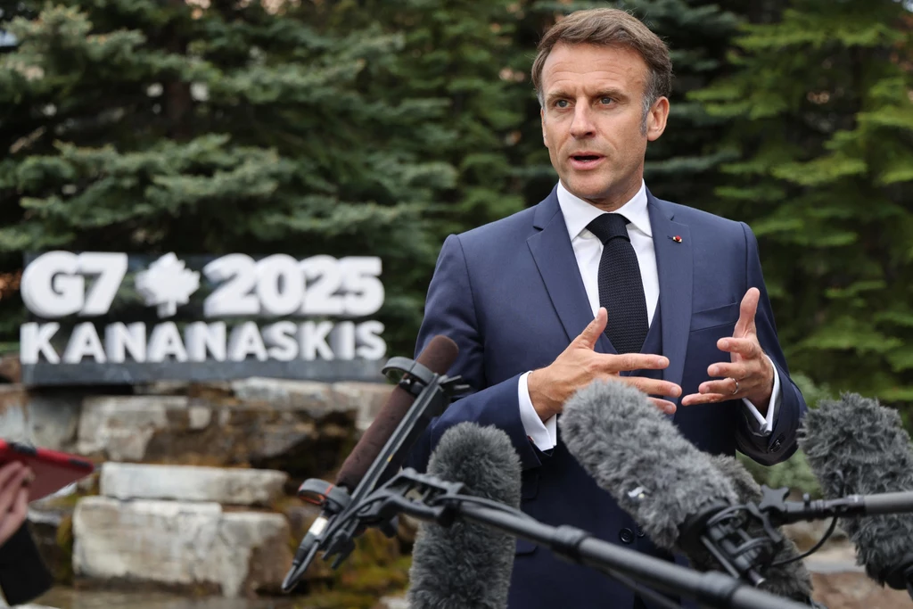 Emmanuel Macron przestrzega przed siłową zmianą reżimu w Iranie