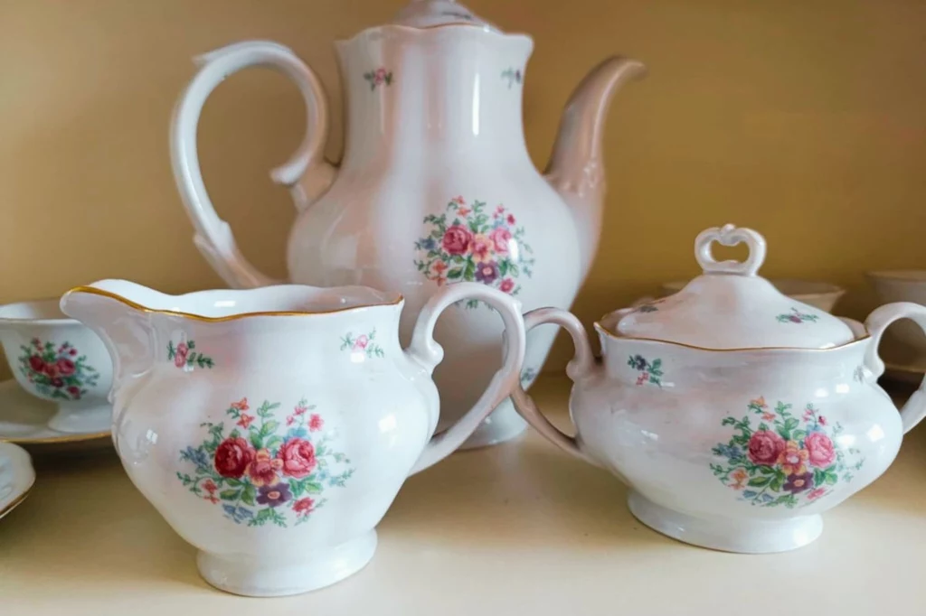 Ceny porcelany z PRL-u potrafią sięgać oszołamiających kwot Ceny porcelany z PRL-u potrafią sięgać oszołamiających kwot