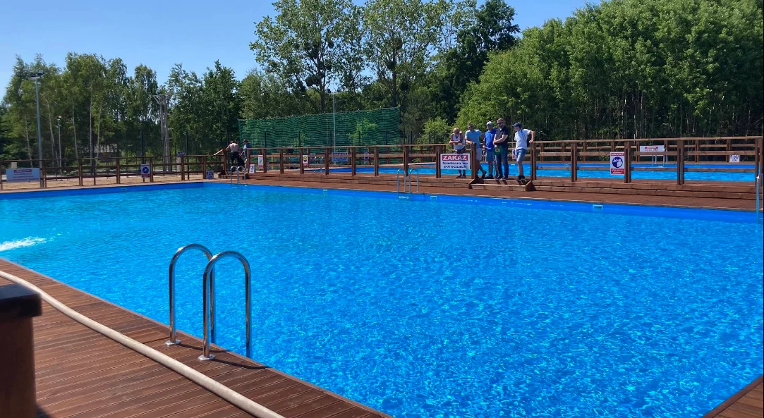 Kompleks Basenów Letnich w Strzeniówce to doskonałe miejsce na letni relaks tuż obok Warszawy. Jakie atrakcje oferuje? Kompleks Basenów Letnich w Strzeniówce to doskonałe miejsce na letni relaks tuż obok Warszawy. Jakie atrakcje oferuje?