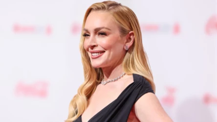 Upadła bardzo nisko i zdołała się podnieść z klasą. Lindsay Lohan znalazła spokój i wraca na ekrany