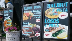 UOKiK skontrolował restauracje. Ujawniono ukryte opłaty i mniejsze porcje (zdjęcie ilustracyjne)