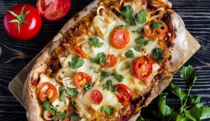 Smaczniejsza od pizzy i mniej kaloryczna. Fenomen internetu - włoska pinsa gotowa w 7 minut