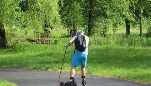 Seniorzy mogą z powodzeniem jeździć na nartorolkach 