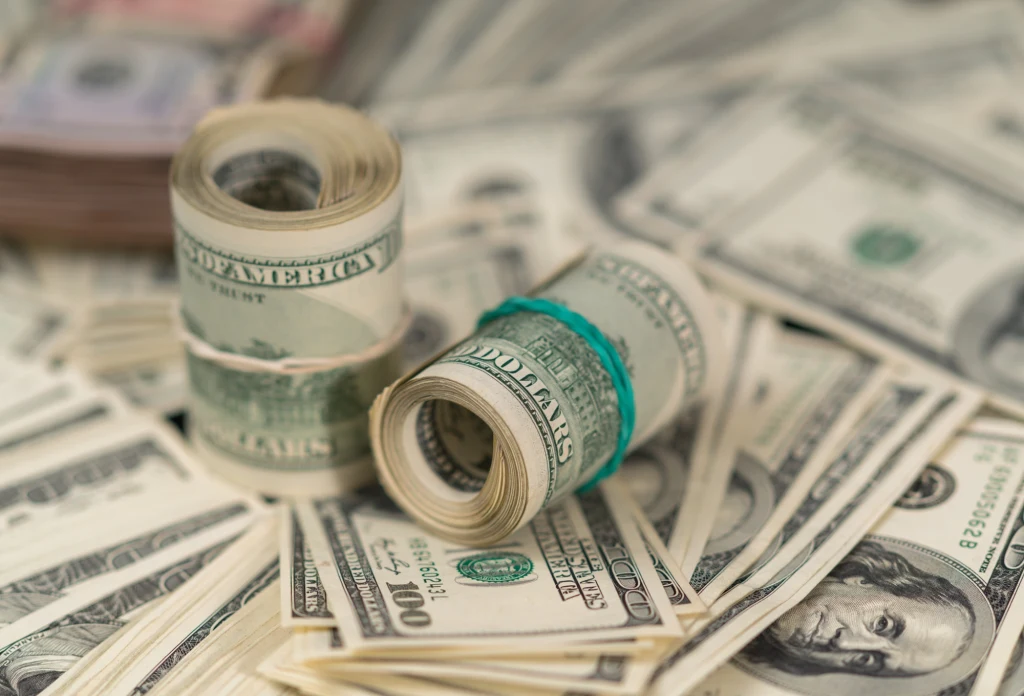 Dolar kosztuje obecnie 3,71 zł