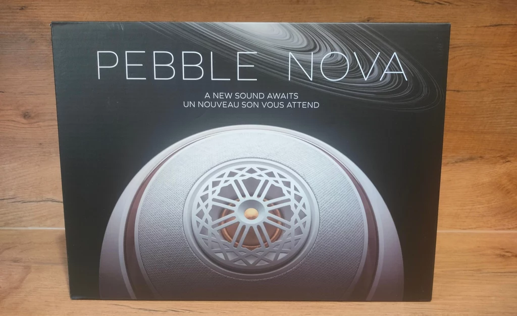 Creative Pebble Nova