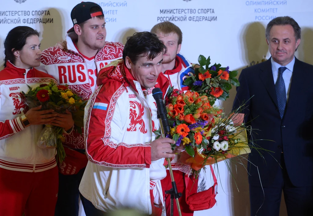 Z mikrofonem Albiert Diemczenko, srebrny medalista olimpijski z Soczi