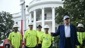 Trump nagle zwrócił się do pracowników budowlanych. "Są tu jacyś migranci?"