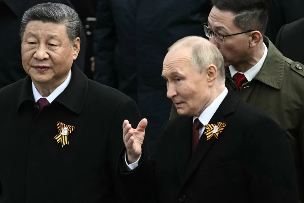 Xi Jinping i Władimir Putin Xi Jinping i Władimir Putin