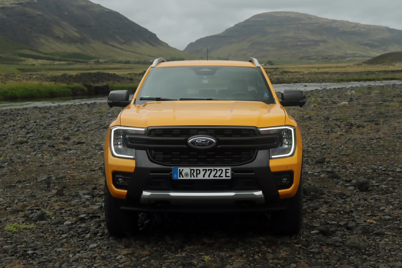 Na polskim rynku Ford Ranger Plug-in Hybrid dostępny jest w trzech wersjach wyposażenia.