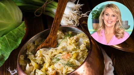 Ewa Wachowicz robi młodą kapustę z nietypowymi składnikami. 