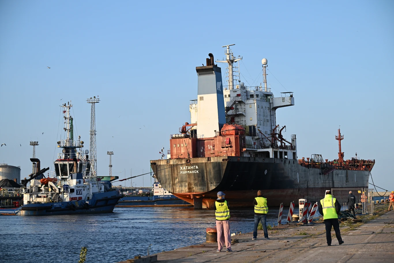Rosyjski zbiornikowiec Khatanga opuścił port w Gdyni
