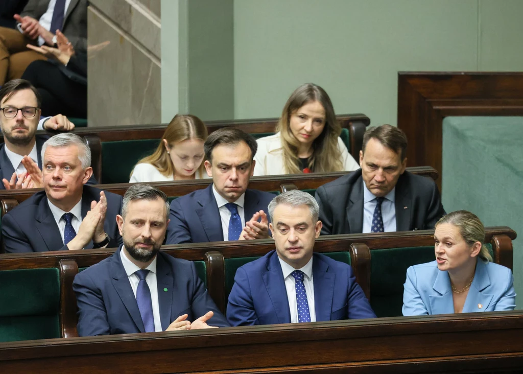 Rekonstrukcja rządu. Donald Tusk: Niech nikt nie śpi spokojnie Rekonstrukcja rządu. Donald Tusk: Niech nikt nie śpi spokojnie