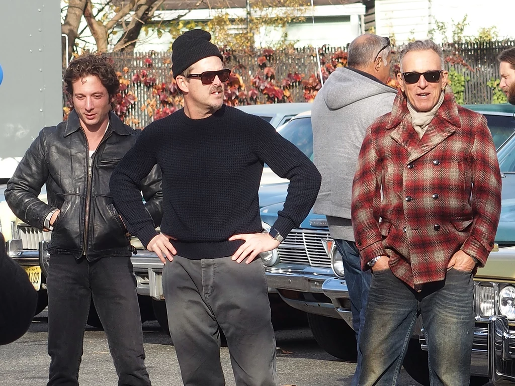 Jeremy Allen White, reżyser Scott Cooper i Bruce Springsteen na planie filmu "Deliver Me From Nowhere" Jeremy Allen White, reżyser Scott Cooper i Bruce Springsteen na planie filmu "Deliver Me From Nowhere"