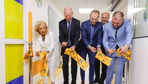 Uroczyste otwarcie wyremontowanego oddziału: Krystyna Aldridge-Holc – Prezes Fundacji Polsat, Profesor Richard Mainwaring - Stanford Medicine Children's Hospital, Dr Grzegorz Zalewski – Oddział Kardiochirurgii Dziecięcej, Dr Piotr Stanek - Kierownik Oddziału Kardiochirurgii Dziecięcej, Dyrektor GCZD Marian Kreis