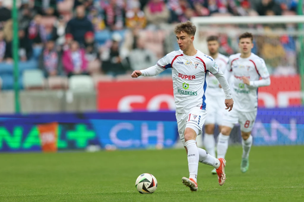 Dominik Sarapata w barwach Górnika Zabrze Dominik Sarapata w barwach Górnika Zabrze