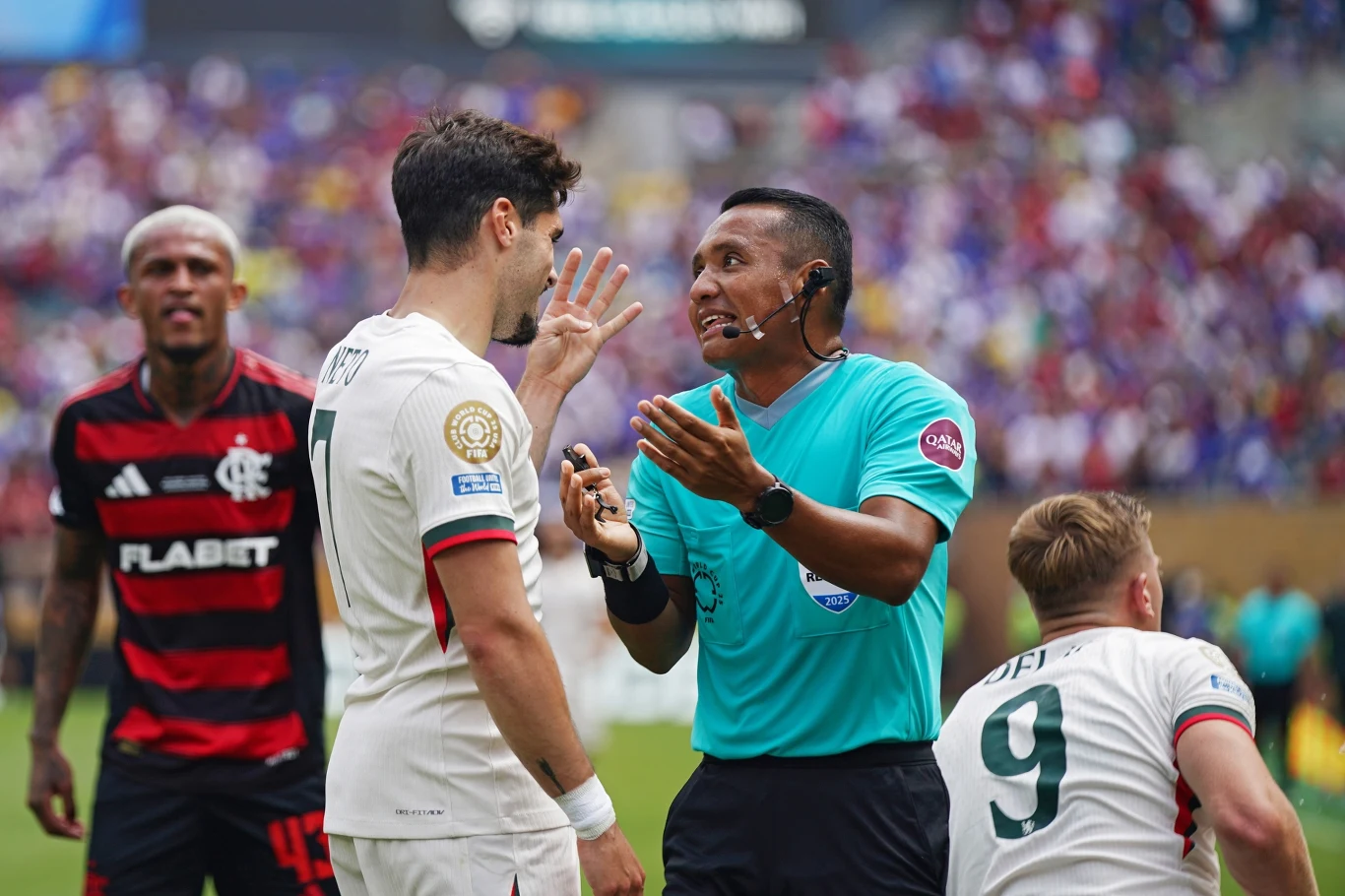 Pedro Neto otworzył wynik spotkania, ale potem walczył już tylko z narastającą frustracją 