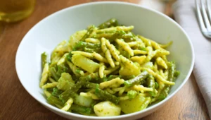 Makaron, ziemniaki i fasolka w jednym garnku, czyli trofie alla genovese - pasta idealna na początek lata